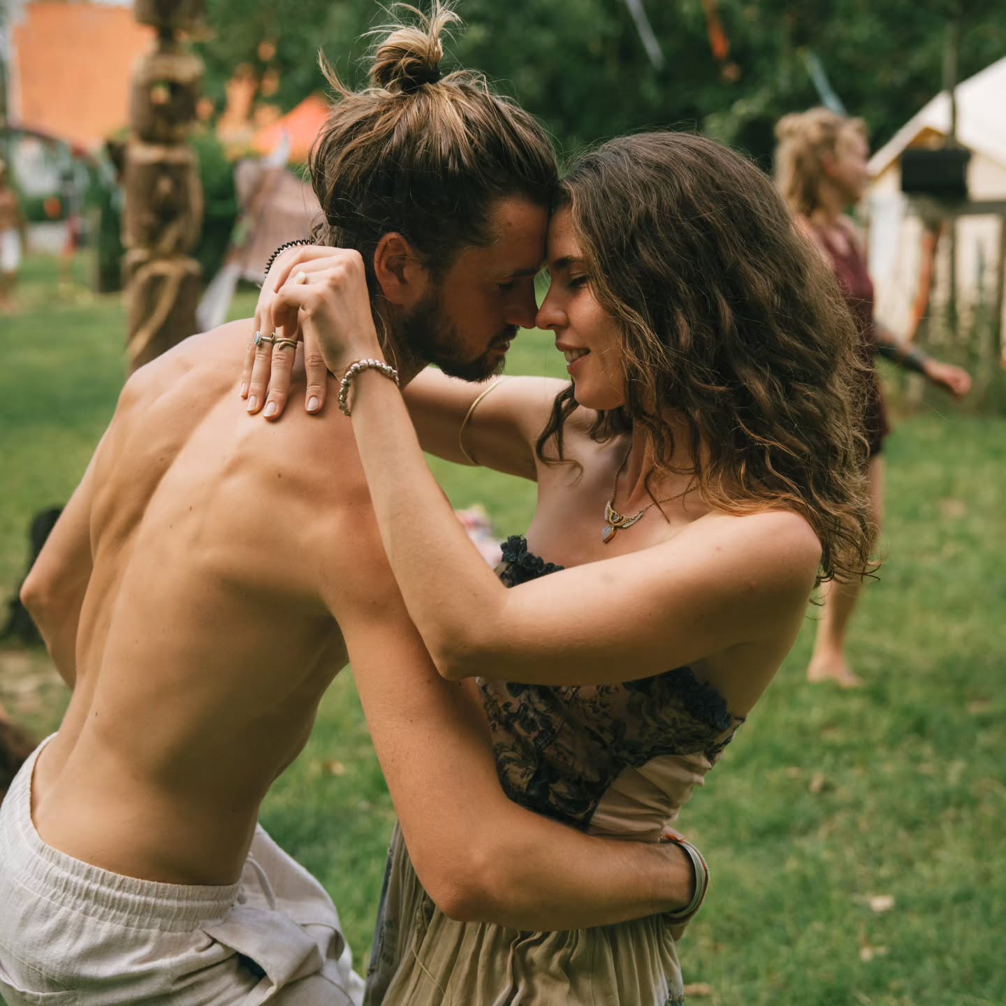 Connected moment on the festival grounds